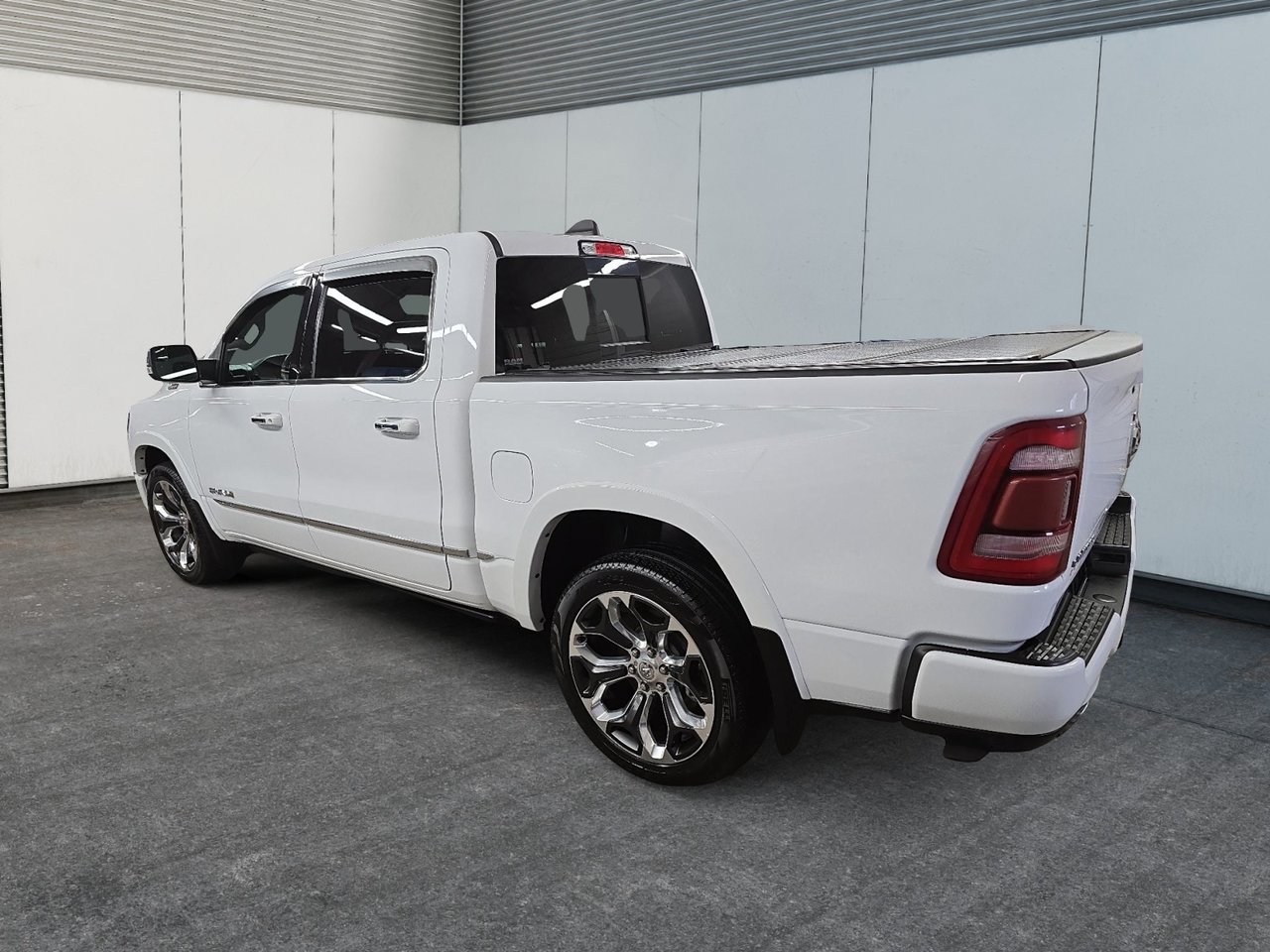 Ram 1500 LIMITED 4X4 CREW CAB // DIESEL // TOIT PANORAMIQUE 2020-3