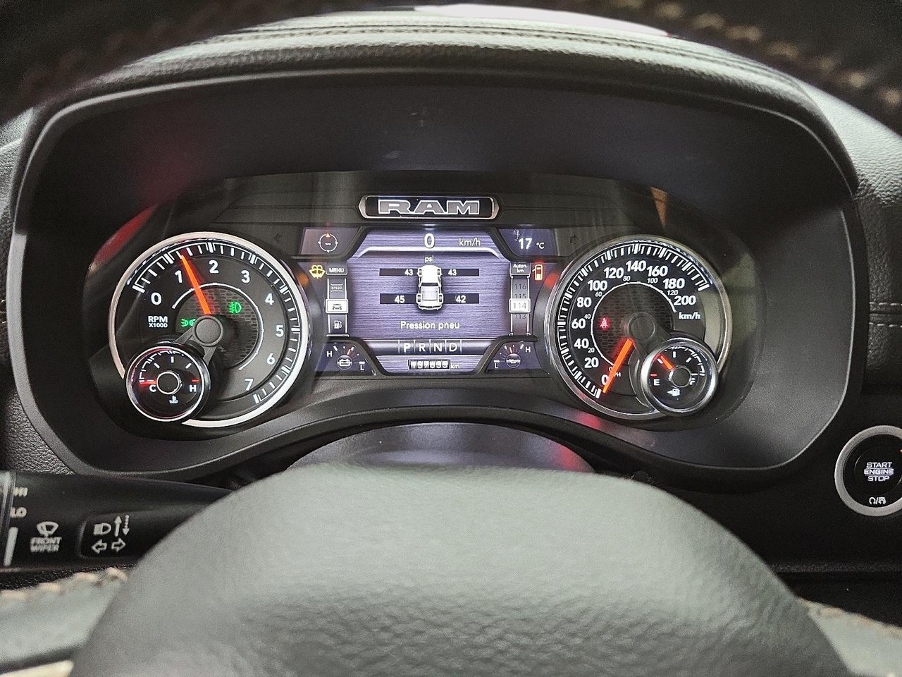 Ram 1500 SPORT 4X4 CREW CAB // V8 // NIVEAU 2 2022-13