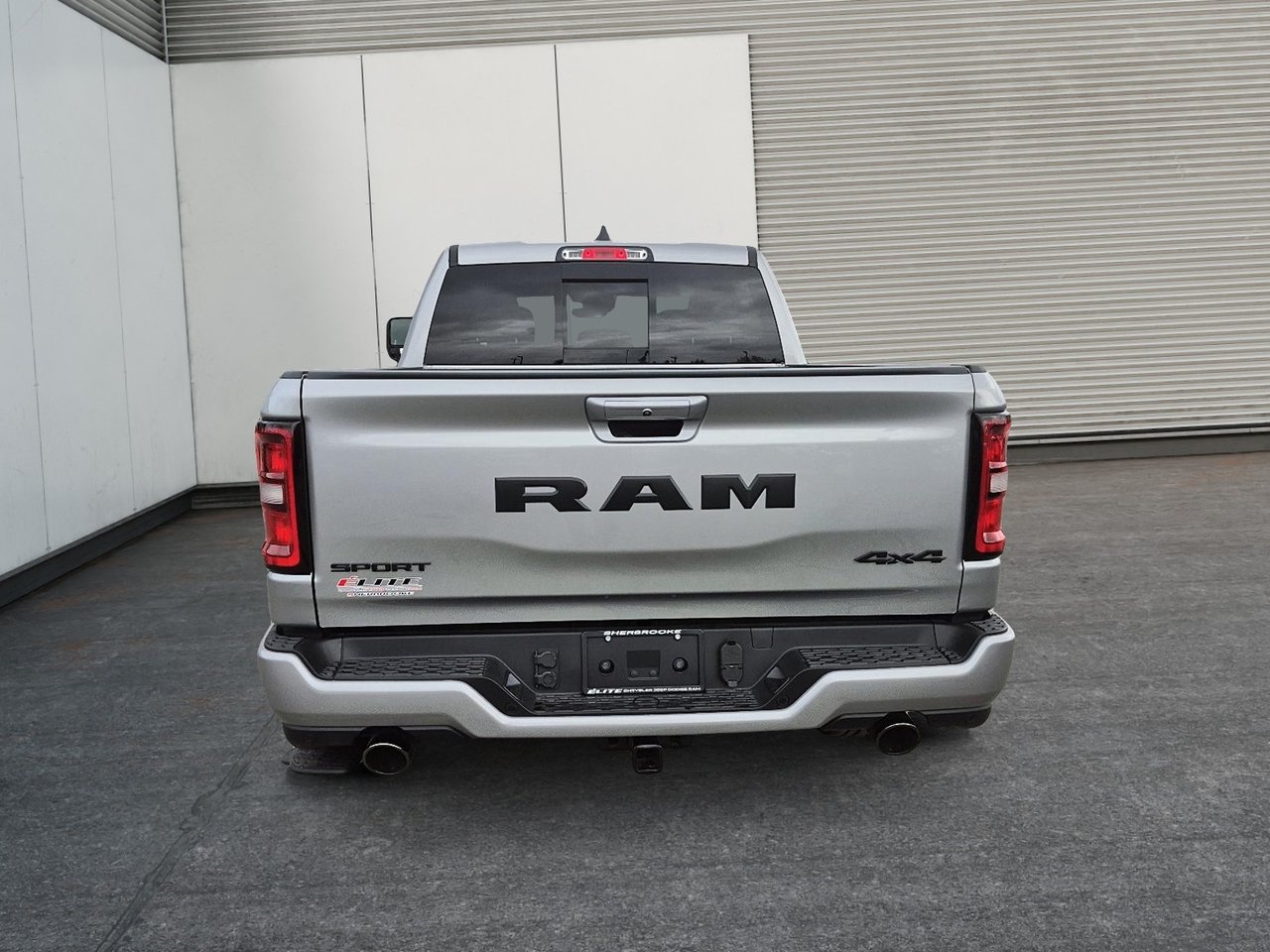 2025 Ram 1500 SPORT 4X4 CREW CAB // TOIT PANO-2