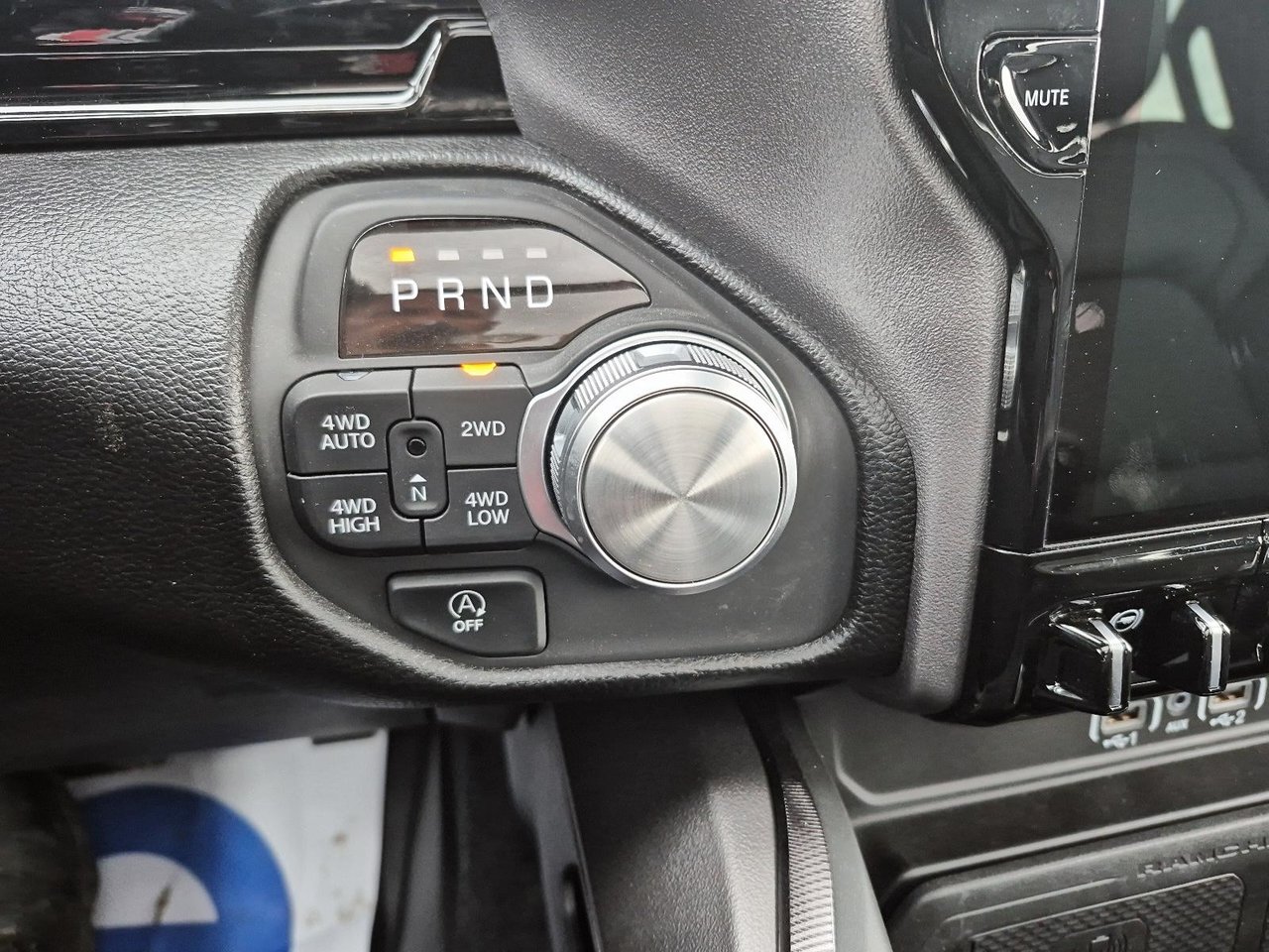 2025 Ram 1500 SPORT 4X4 CREW CAB // TOIT PANO-13