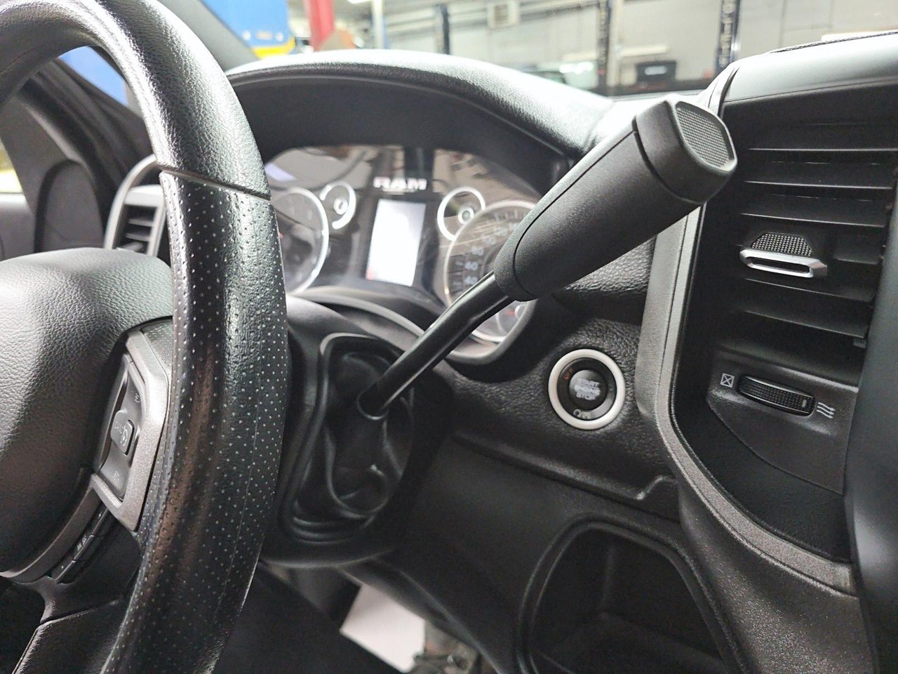 Ram 2500 TRADESMAN // CUMMINS 2024-14