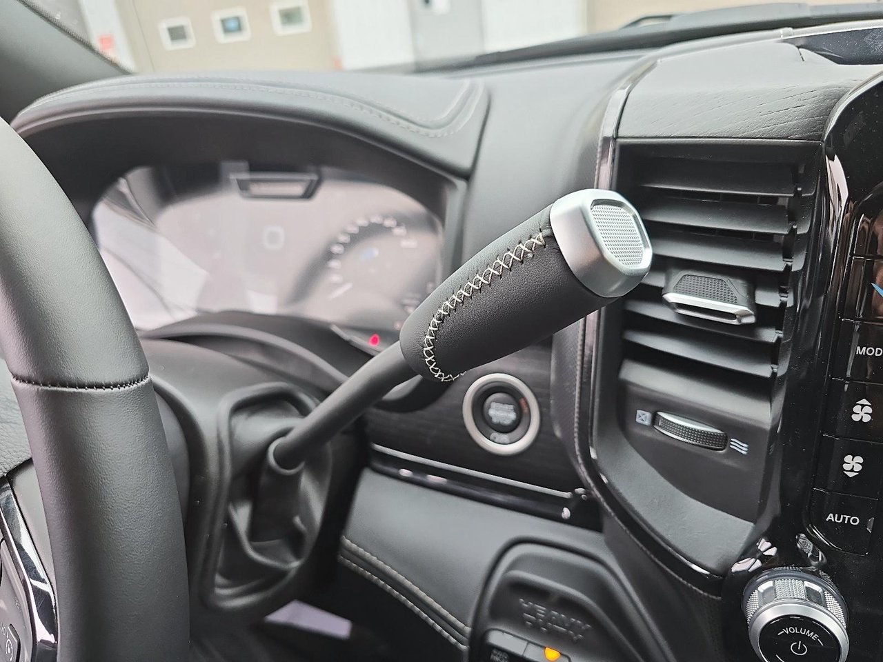 Ram 5500 Chassis LIMITED 4X4 CREW CAB // 60 CA // DIESEL 2024-14