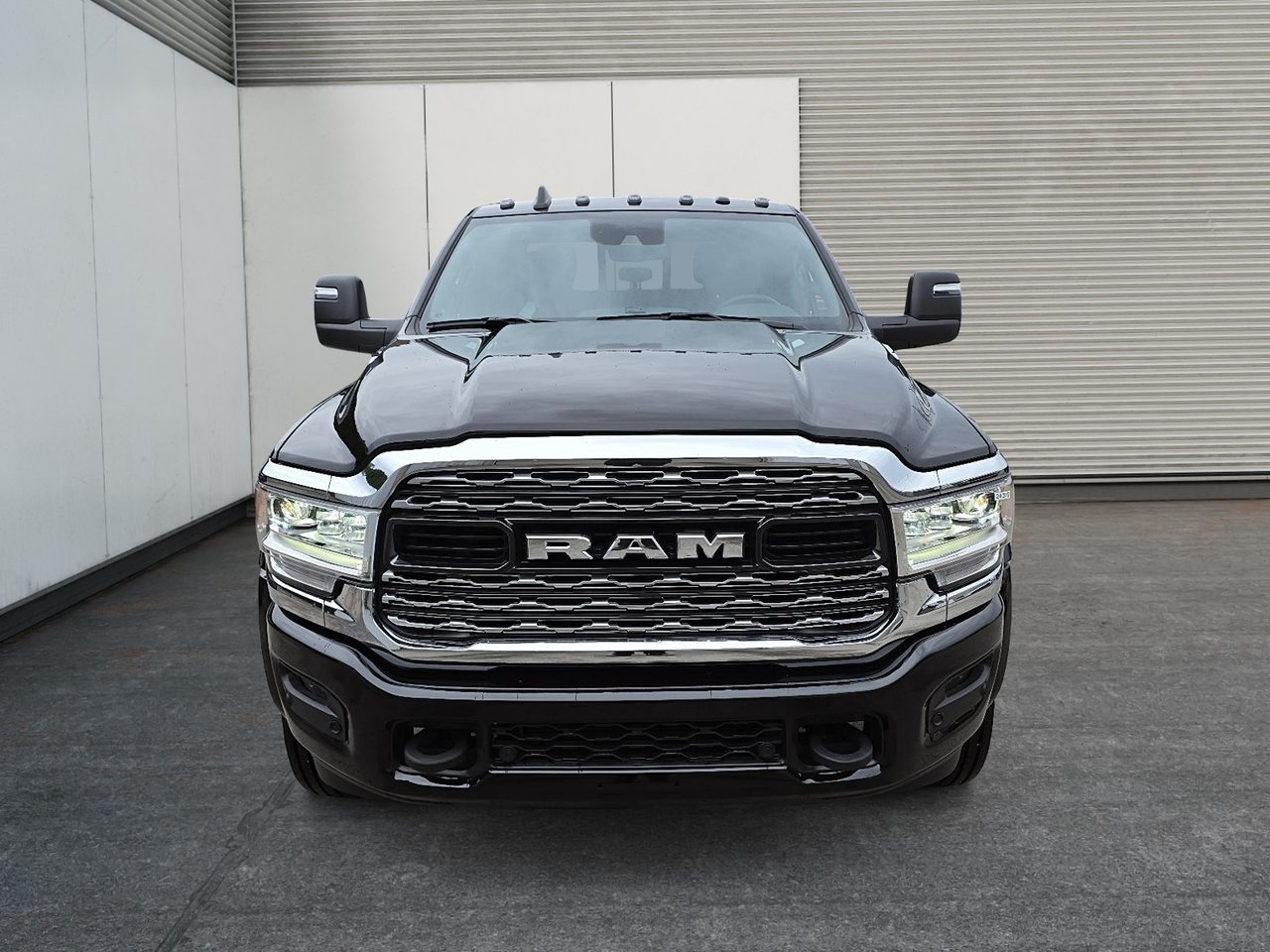 Ram 5500 Chassis LIMITED 4X4 CREW CAB // 60 CA // DIESEL 2024-1