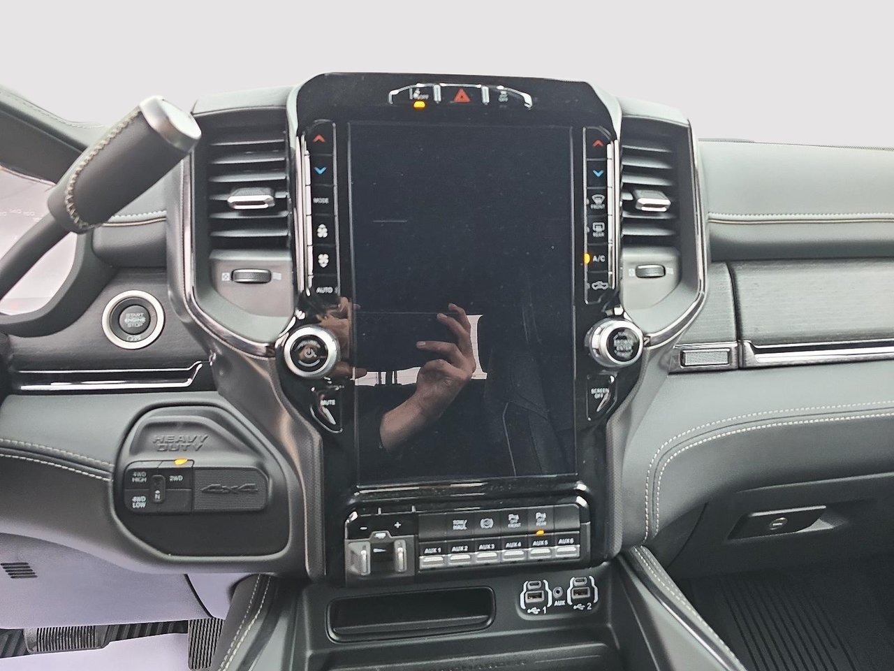 Ram 5500 Chassis LIMITED 4X4 CREW CAB // 60 CA // DIESEL 2024-17