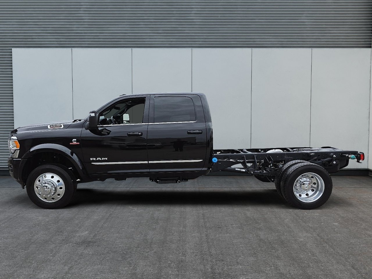 Ram 5500 Chassis LIMITED 4X4 CREW CAB // 60 CA // DIESEL 2024-4