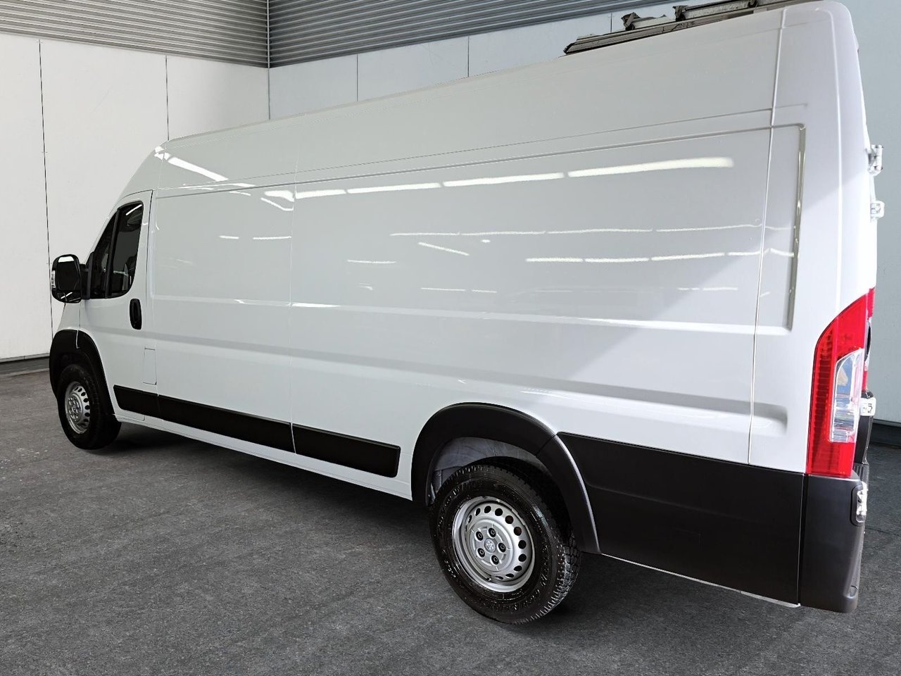 2025 Ram ProMaster Cargo Van TRADESMAN // 3500 // HIGH ROOF-4