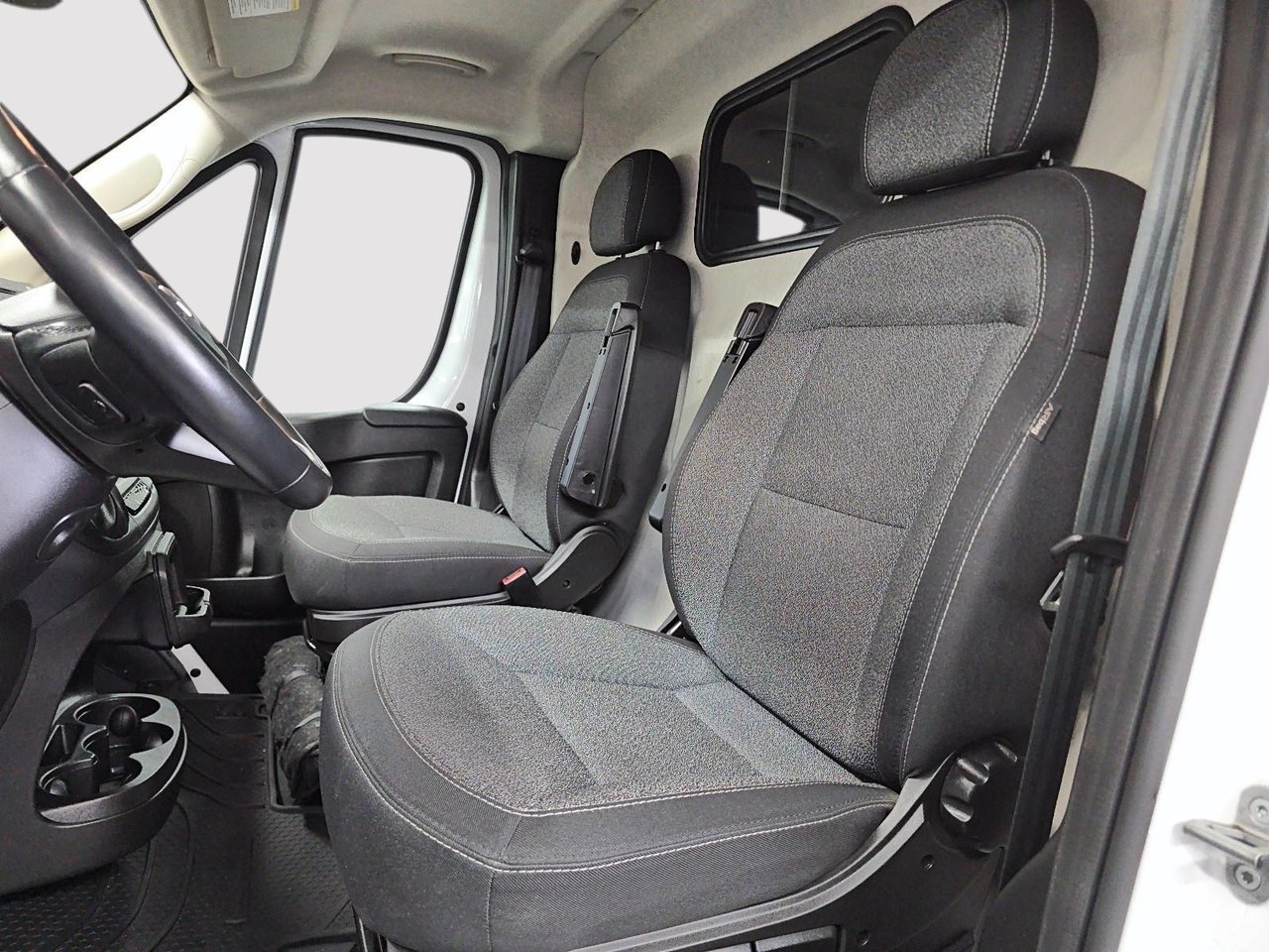 2025 Ram ProMaster Cargo Van TRADESMAN // 3500 // HIGH ROOF-8
