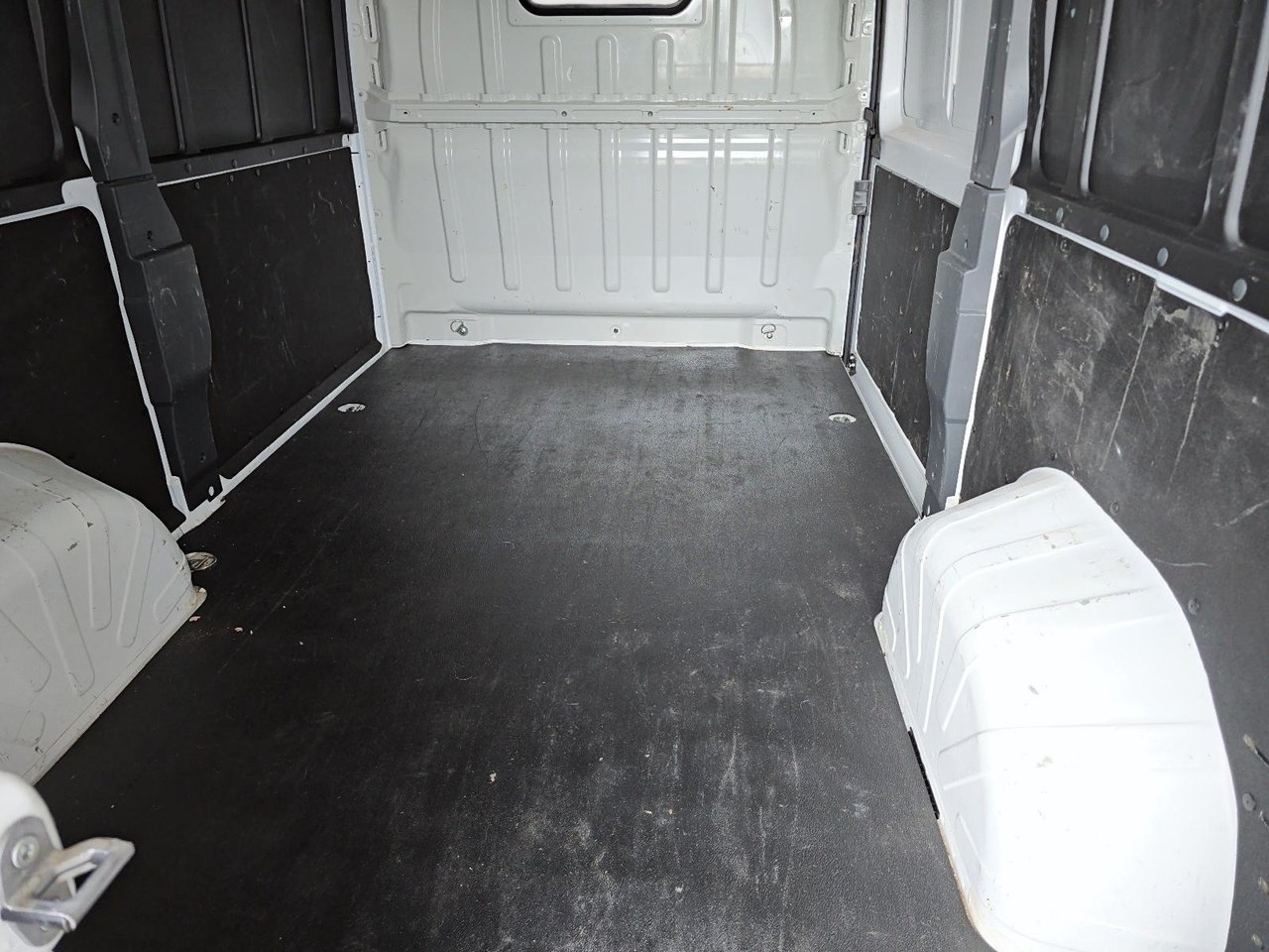2025 Ram ProMaster Cargo Van TRADESMAN // 2500 // HIGH ROOF-15