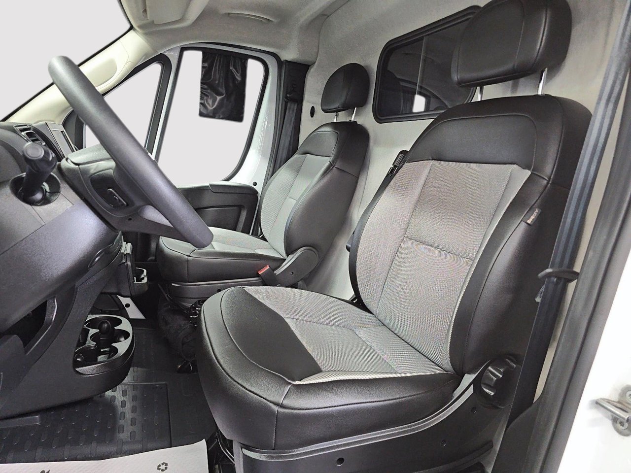 2025 Ram ProMaster Cargo Van TRADESMAN // 2500 // HIGH ROOF-8
