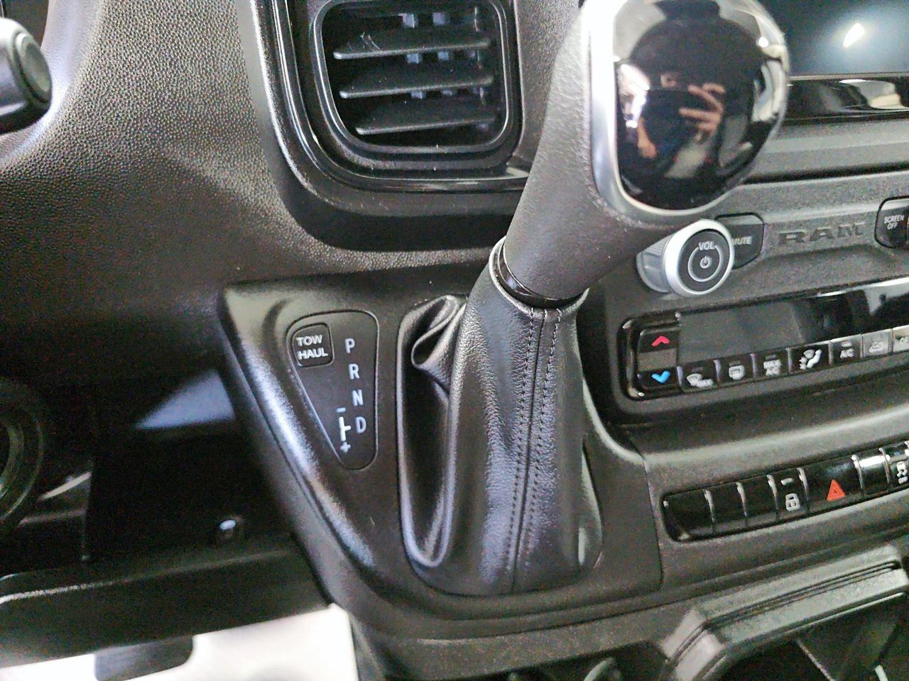 Ram ProMaster Cargo Van 2500 TRADESMAN // HIGH ROOF 2025-14