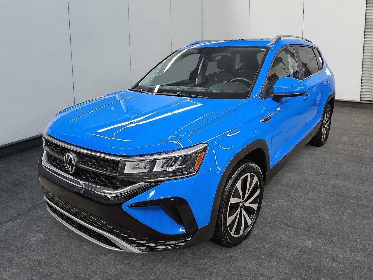 2023 Volkswagen Taos Comfortline 4Motion-0