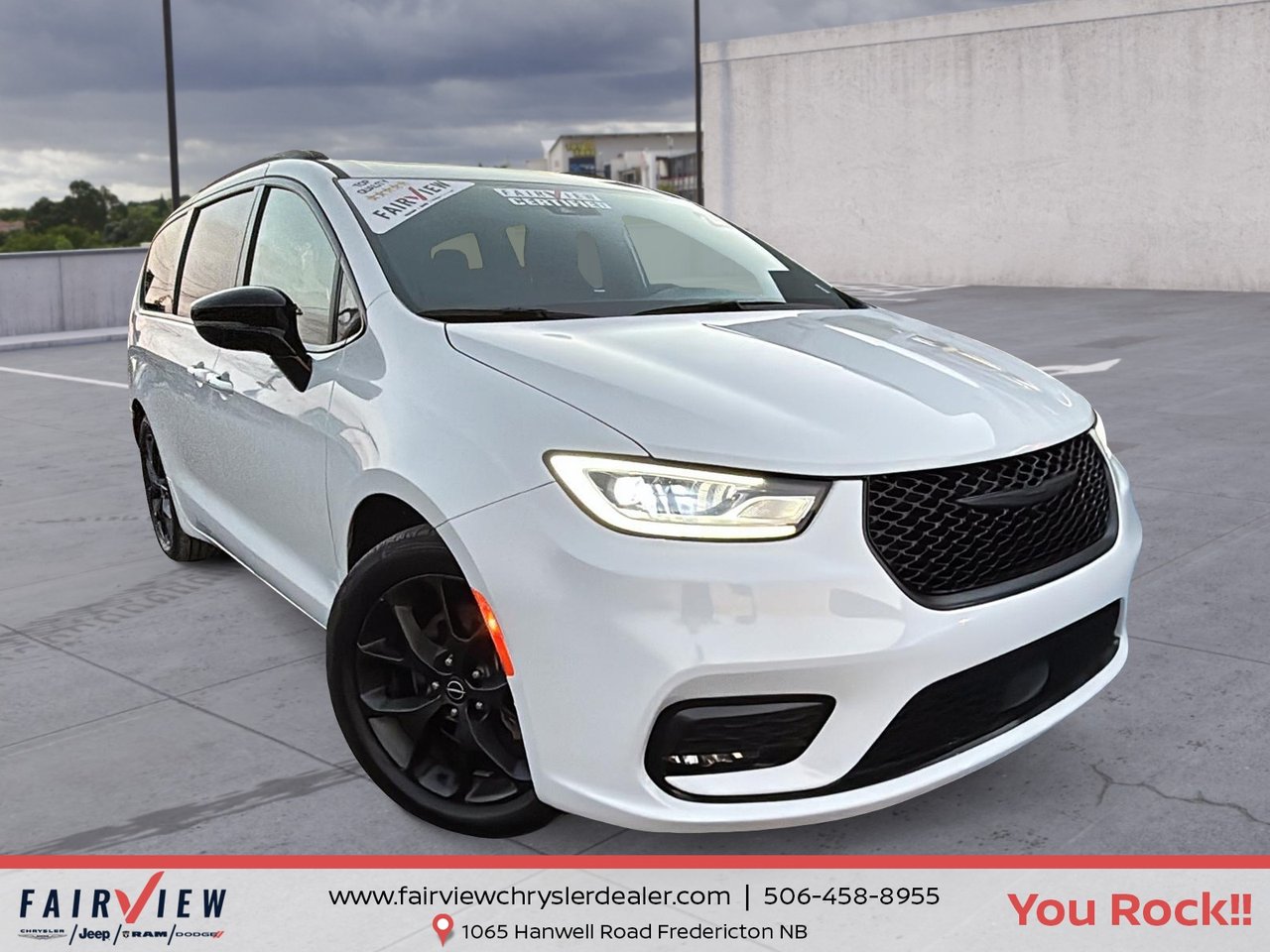2025 Chrysler Pacifica Minivan Front-Wheel Drive Automatic