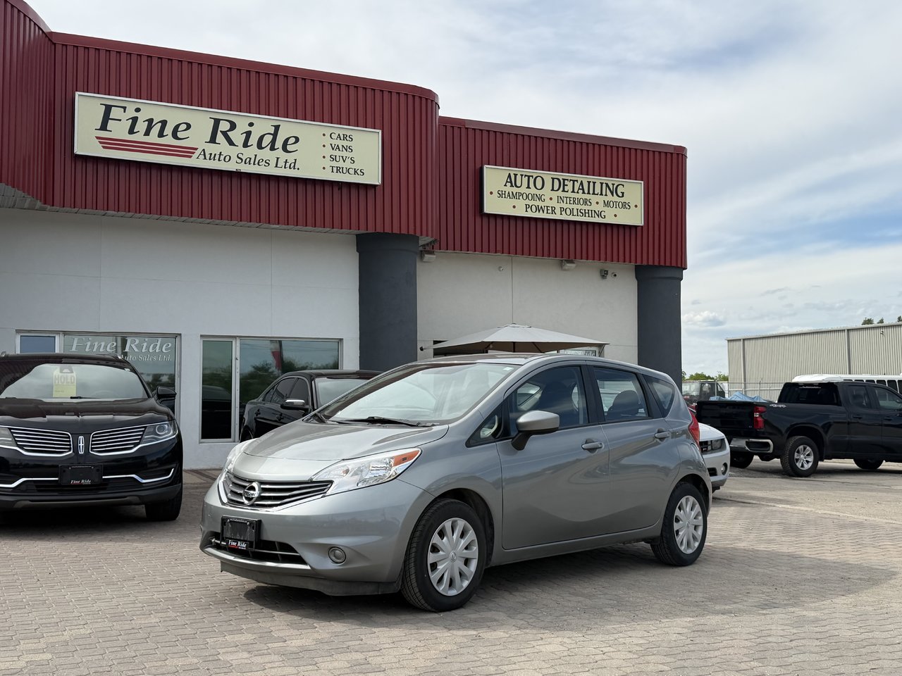 2015 Nissan Versa Note Hatchback Front-Wheel Drive
