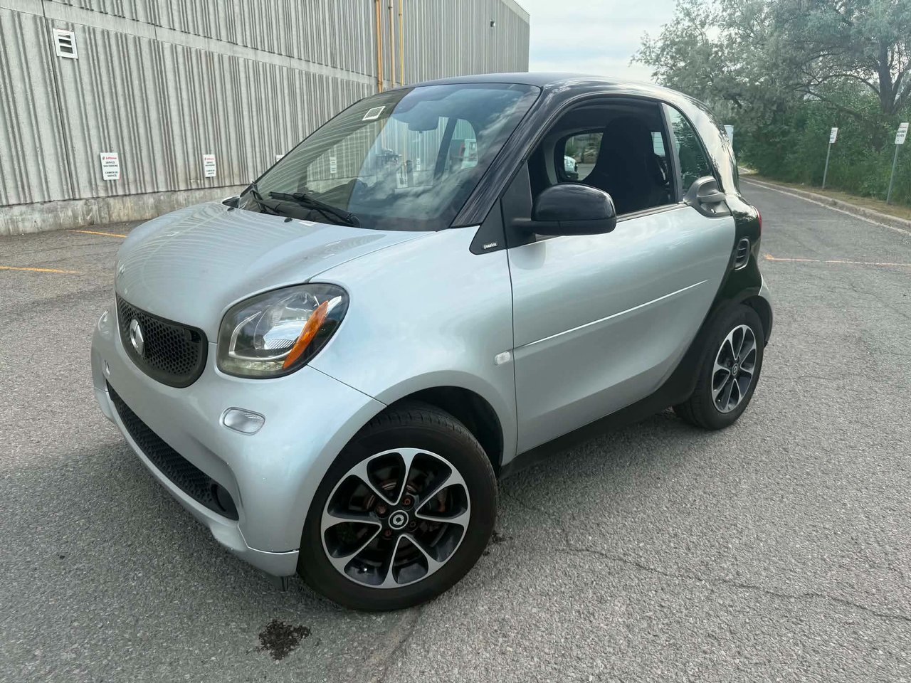Silver 2016 smart fortwo Hatchback  