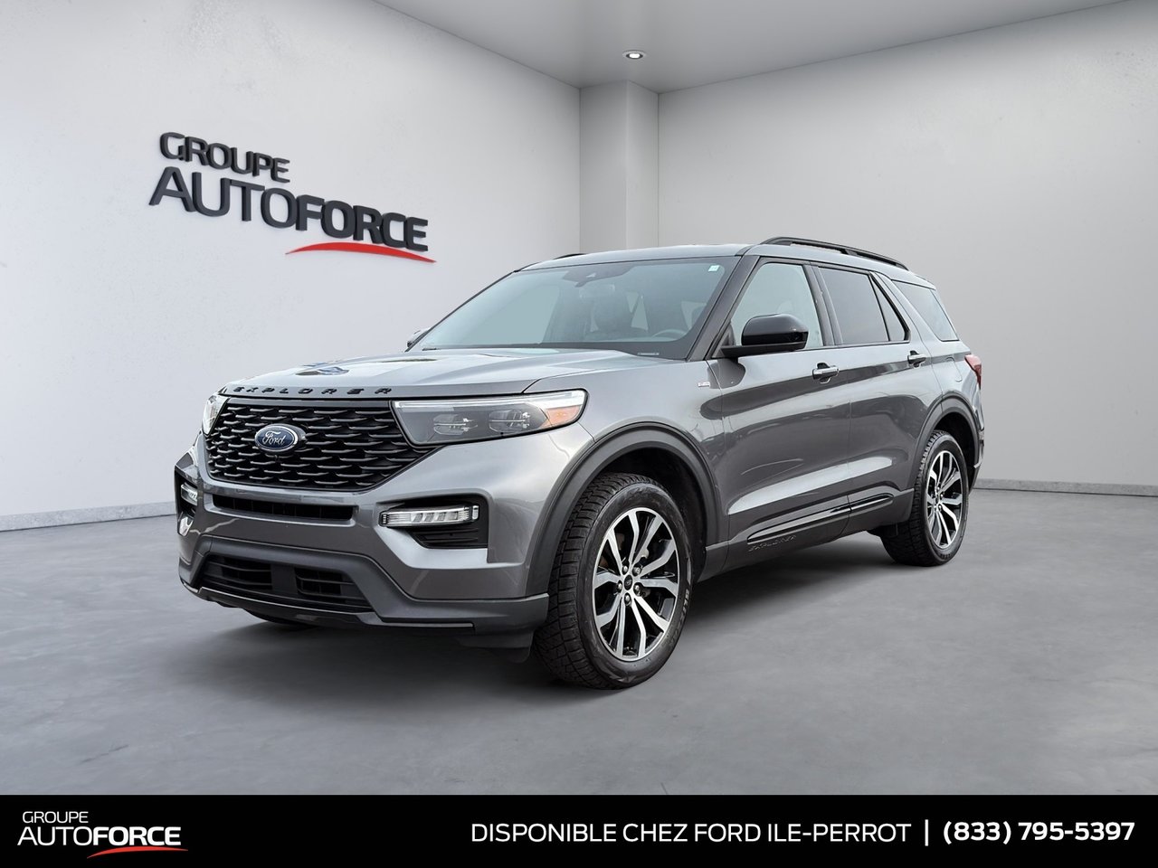 Iconic Silver Metallic 2022 Ford Explorer ST-Line AWD SUV / Crossover All-Wheel Drive Automatic