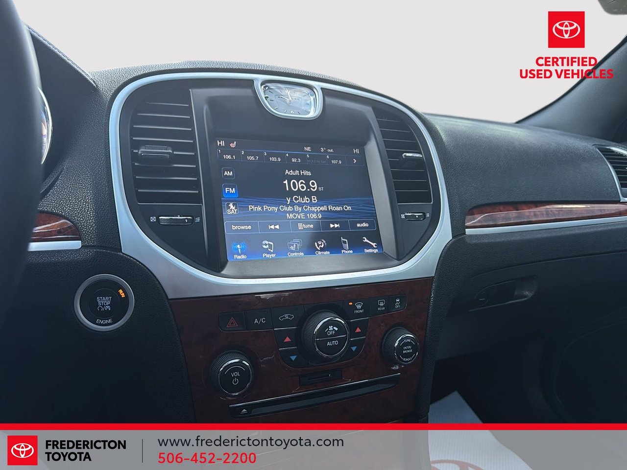 2013 Chrysler 300 Touring-16