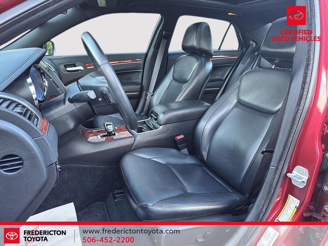 2013 Chrysler 300 Touring-6