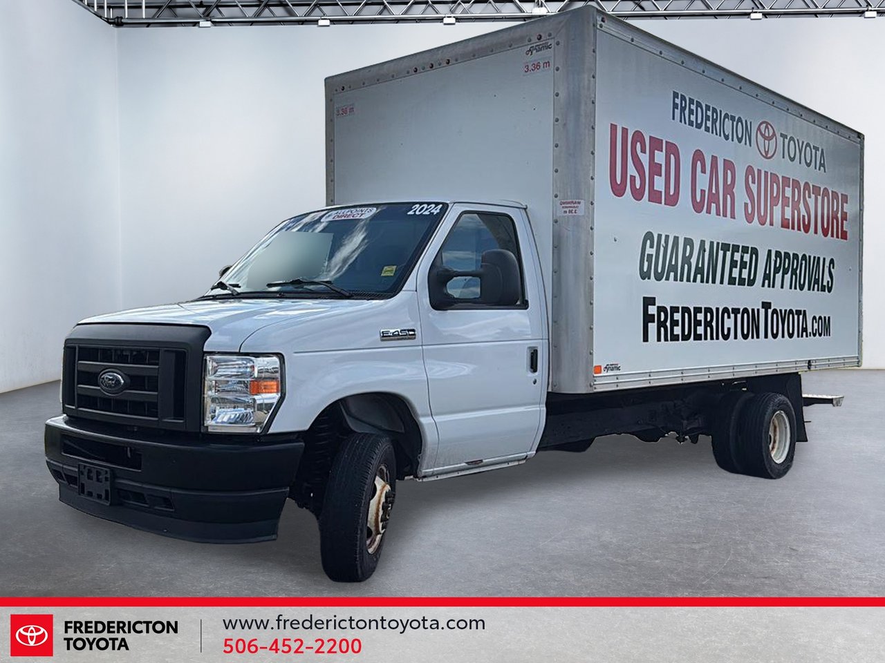 2024 Ford E-Series Cutaway BASE-0