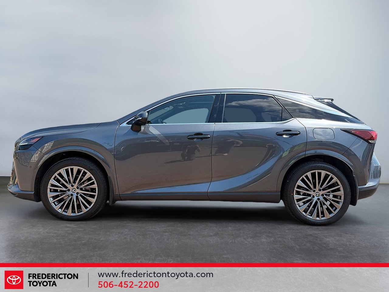 2024 Lexus RX 450h+-18