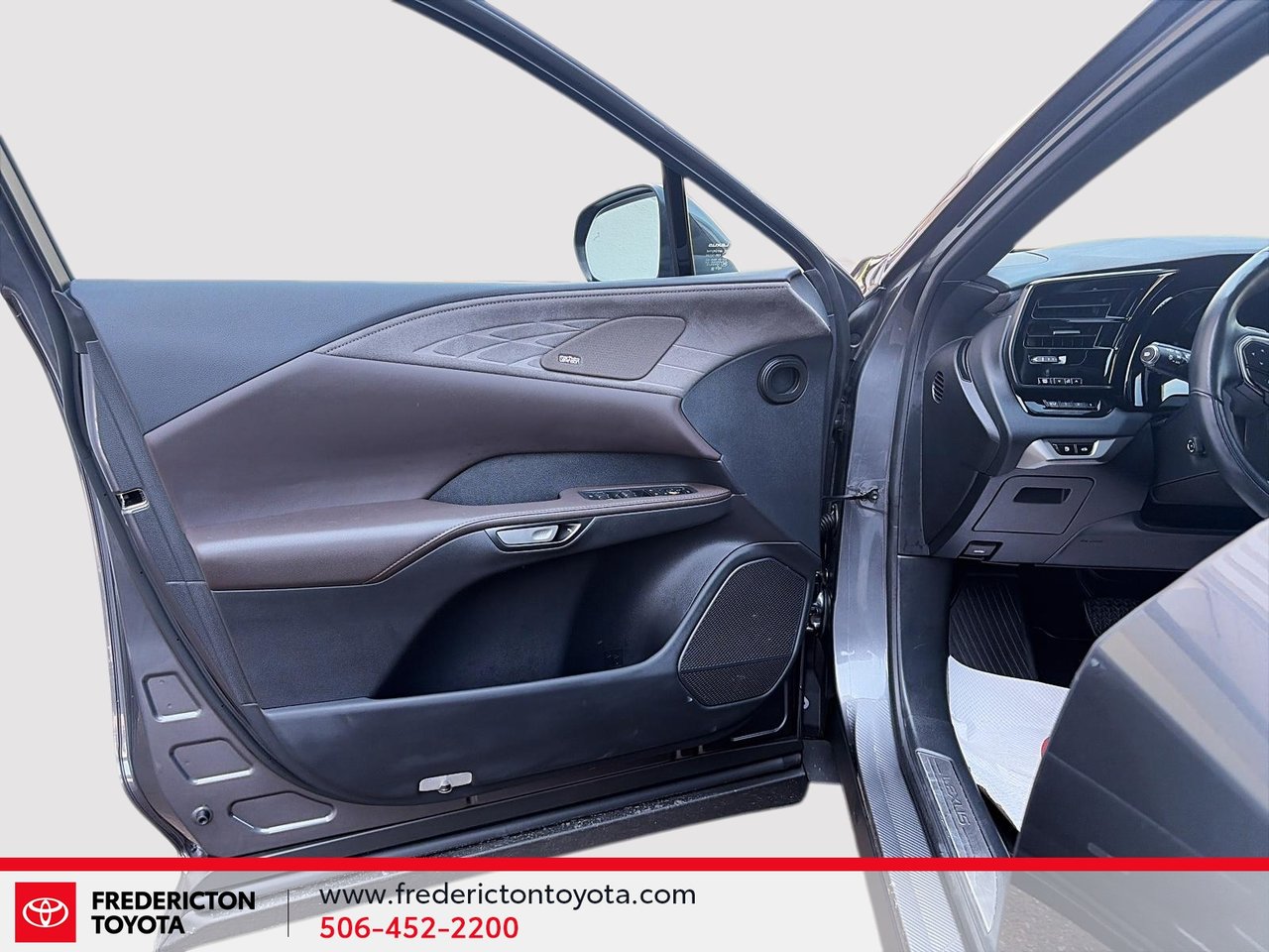 2024 Lexus RX 450h+-11