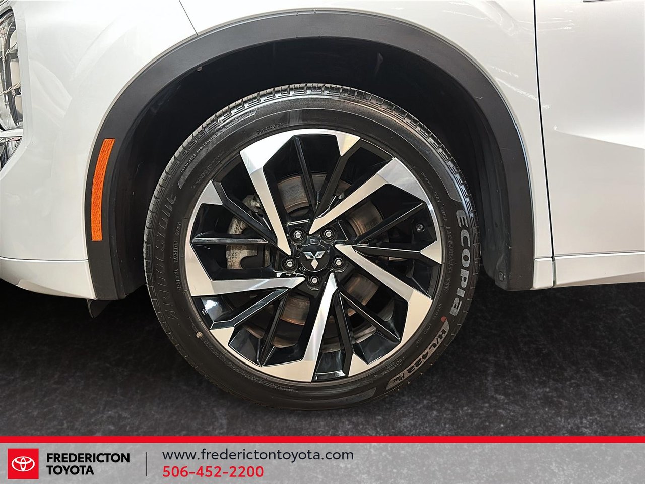Mitsubishi Outlander  2024-6