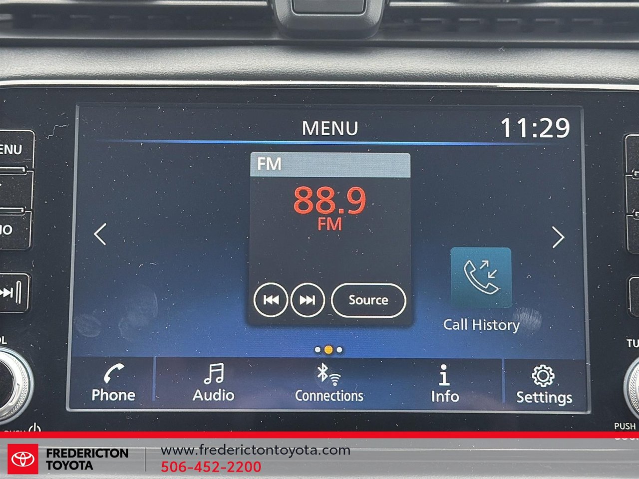 Nissan Versa SR 2023-15