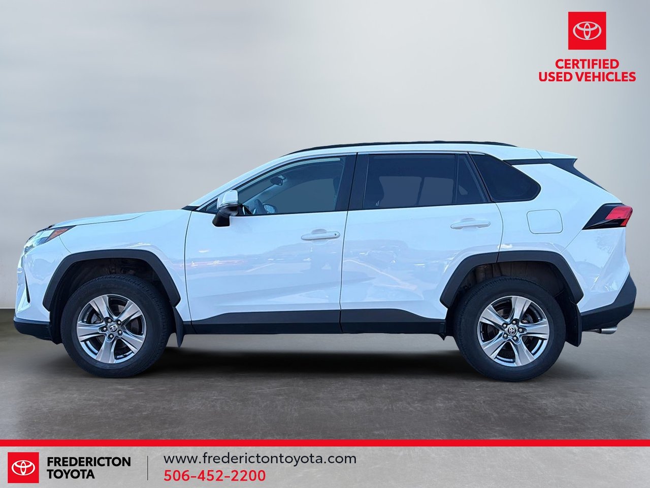 Toyota RAV4 XLE 2023-4