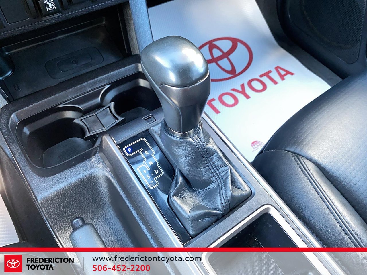 Toyota Tacoma BASE 2021-12