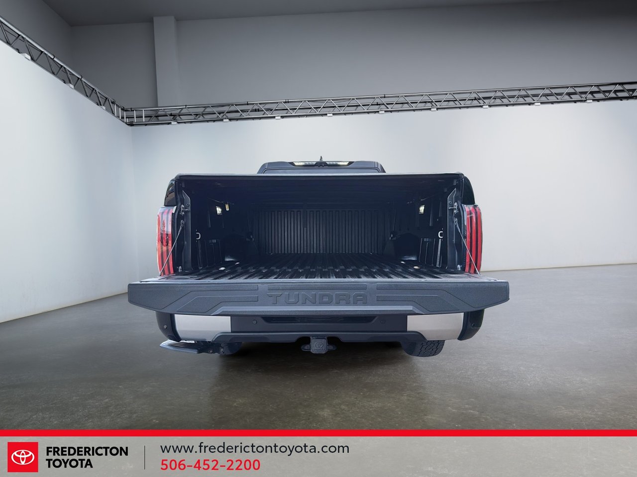 Toyota Tundra Capstone Hybrid 2023-17