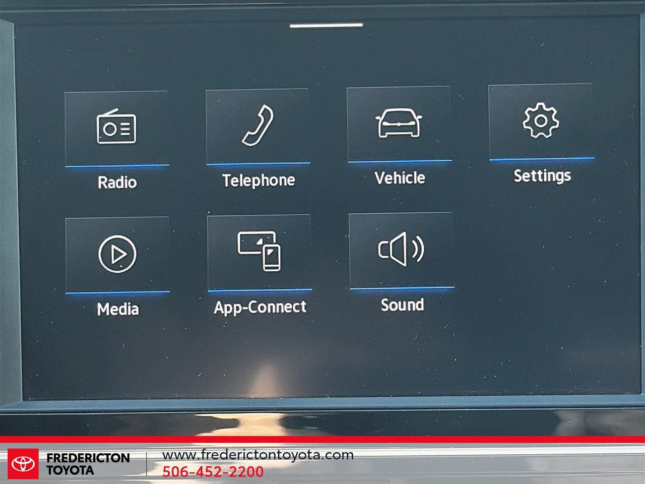 Volkswagen Taos Trendline 2024-15