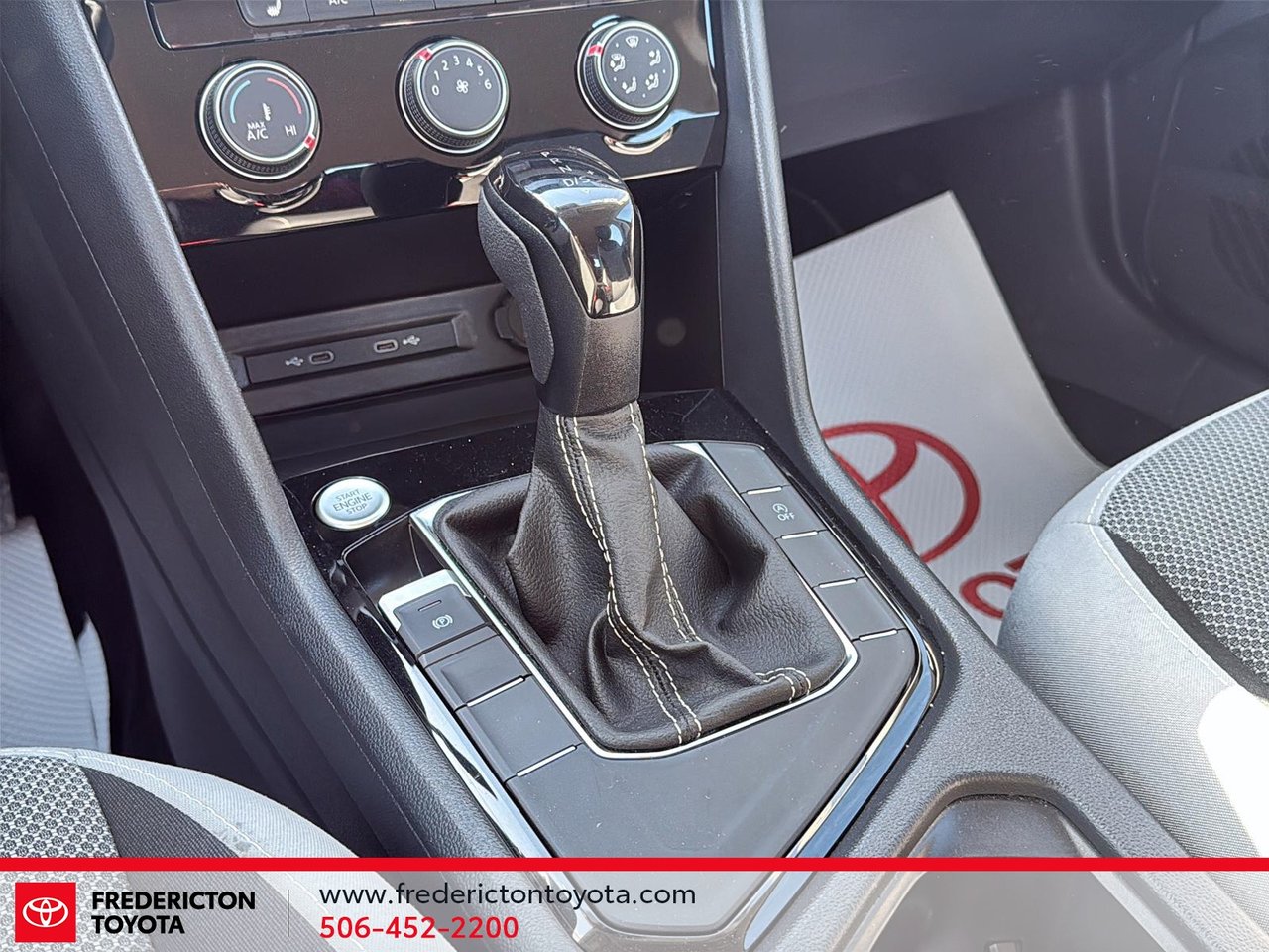 Volkswagen Taos Trendline 2024-13
