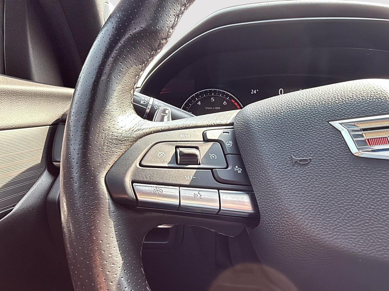 Cadillac CT4 Sport 2024-13