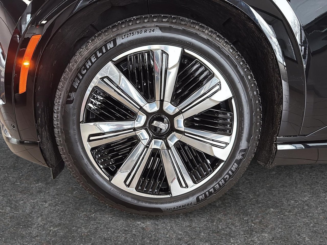 Cadillac Escalade IQ Luxury 2 2025-6