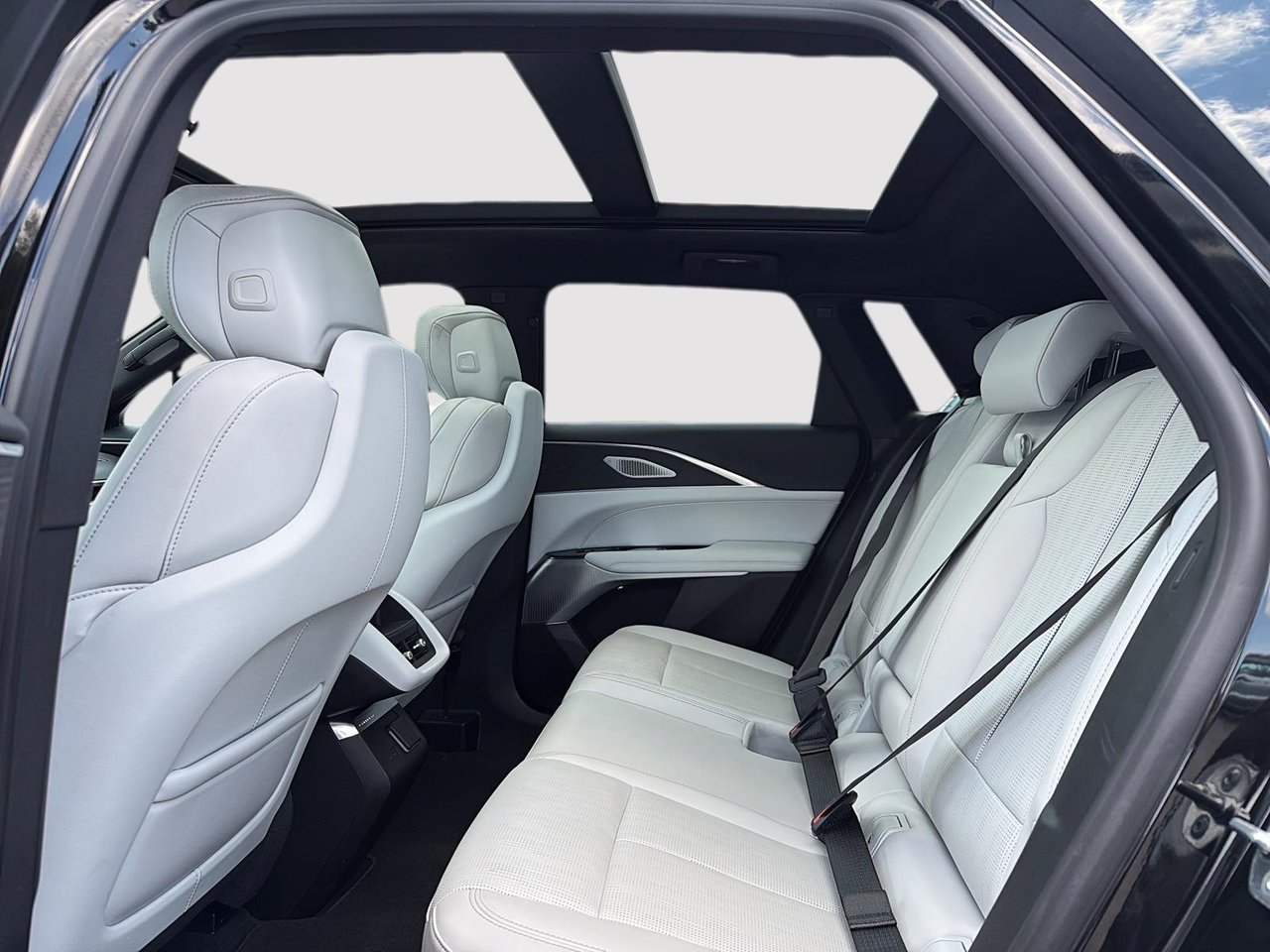 Cadillac LYRIQ Sport 2024-8