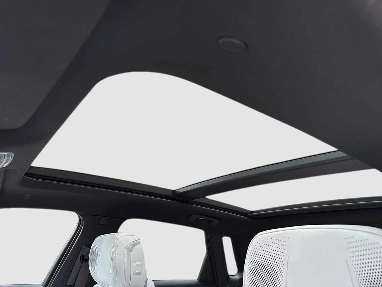 Cadillac LYRIQ Sport 2024-18