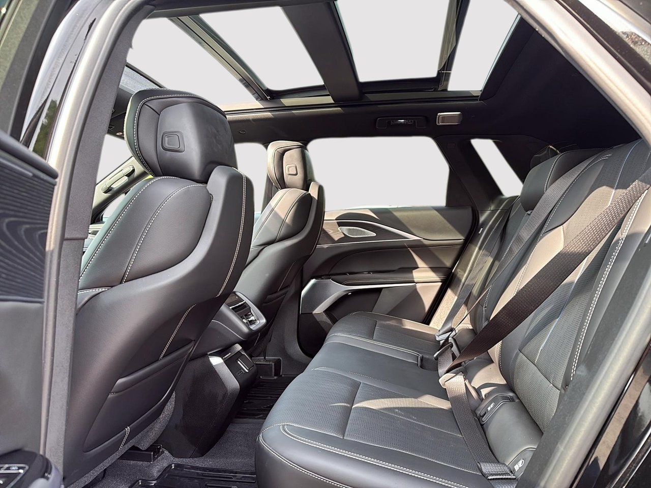 2026 Cadillac LYRIQ Signature Luxury-9