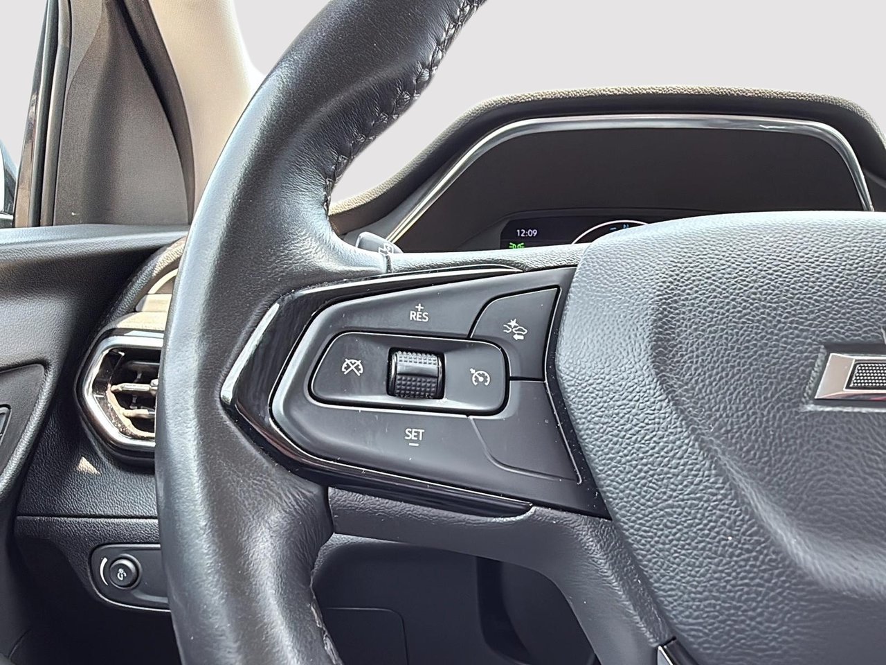 Chevrolet Bolt EUV LT 2023-14