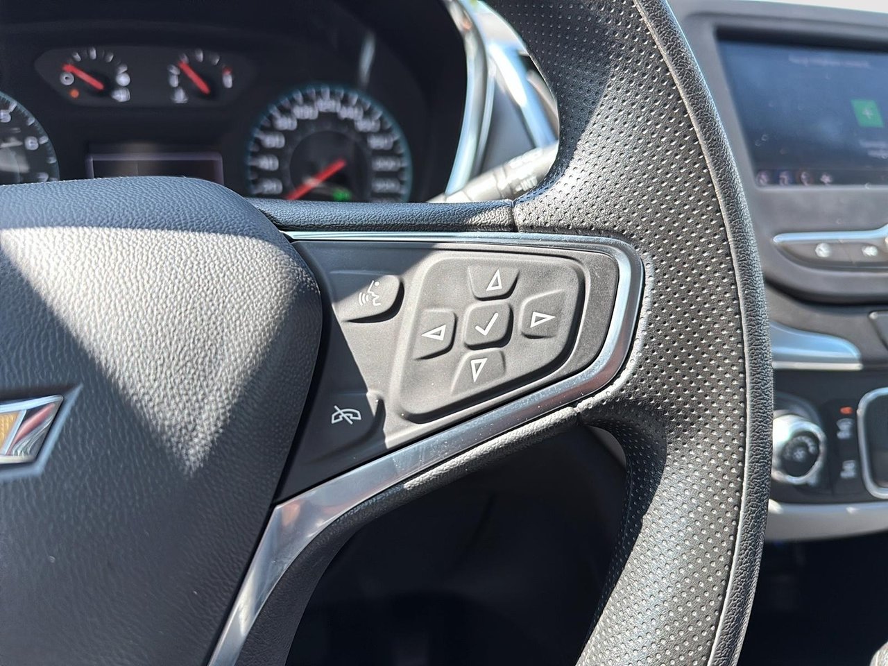 Chevrolet Equinox LS 2024-15