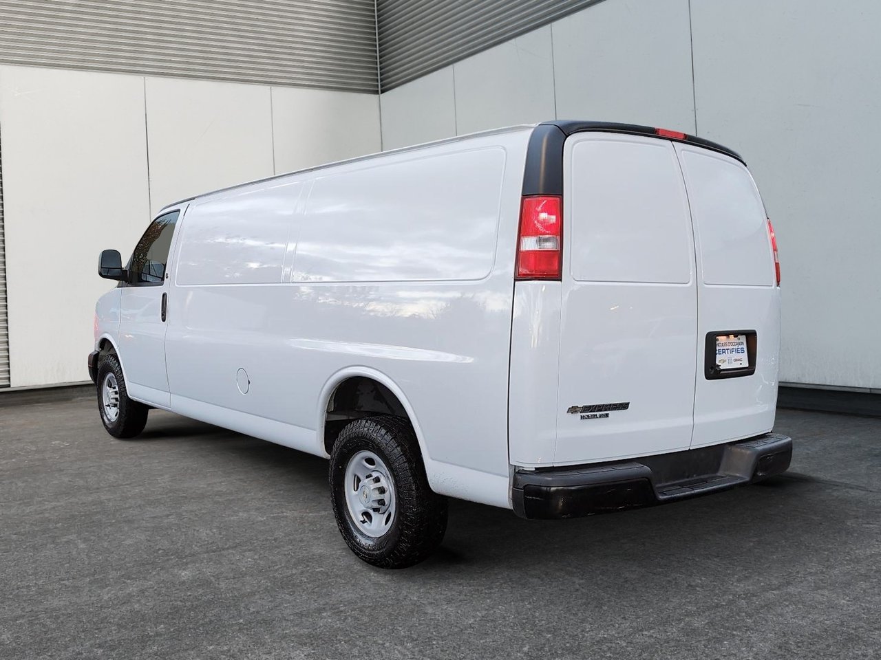 Chevrolet Express Cargo Van  2024-3