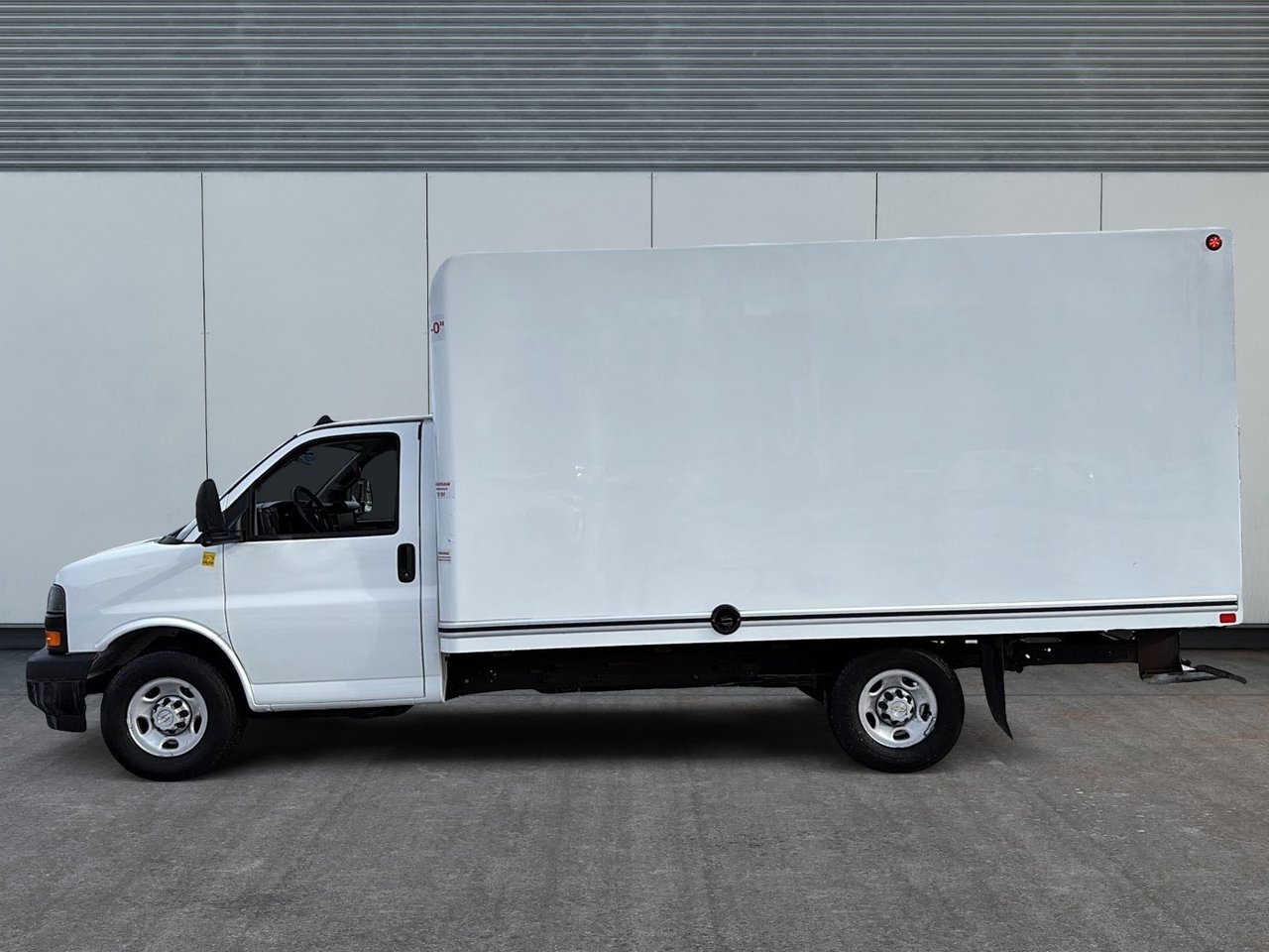 2023 Chevrolet Express Commercial Cutaway-4