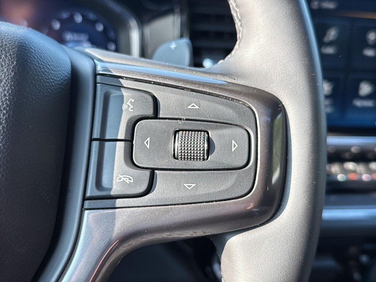 Chevrolet Silverado 1500 High Country 2024-13