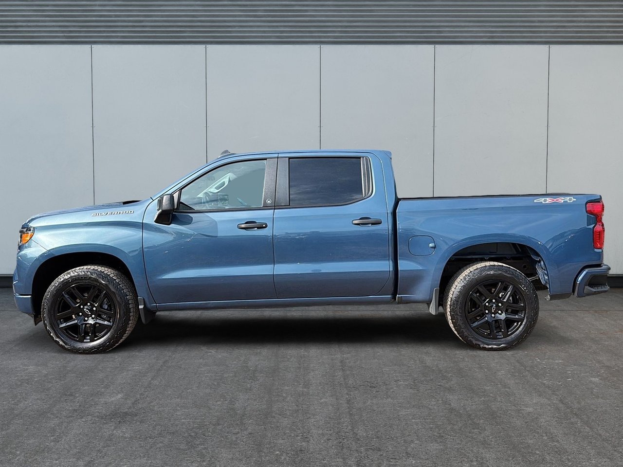 Chevrolet Silverado 1500 Custom 2024-4