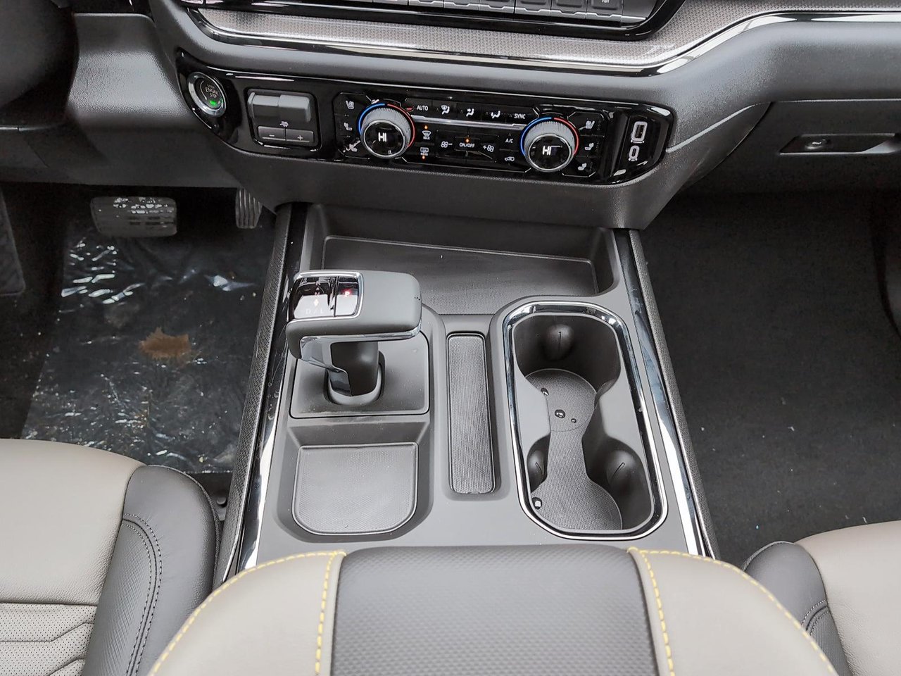 Chevrolet Silverado 1500 ZR2 2026-24