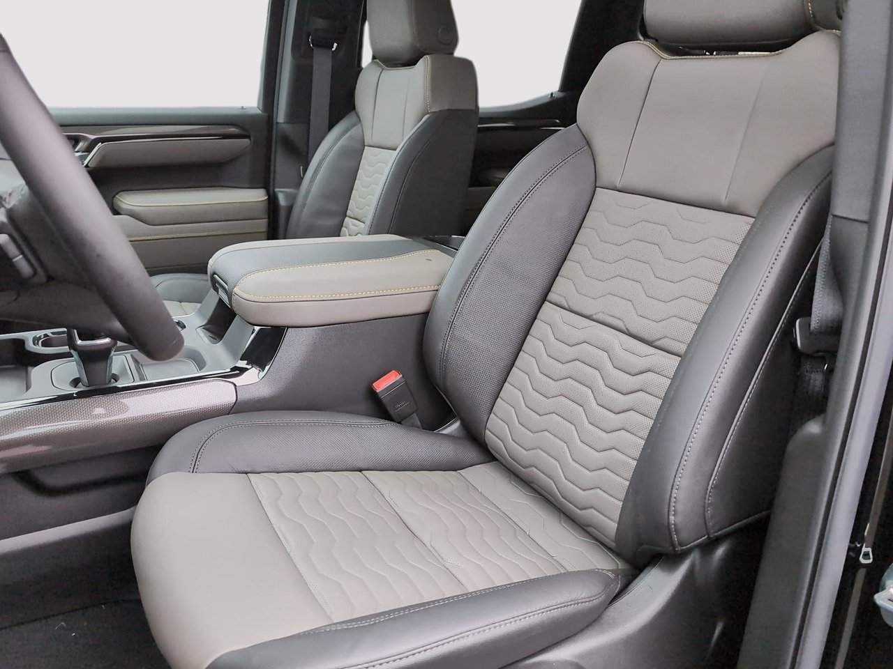 Chevrolet Silverado 1500 ZR2 2026-14