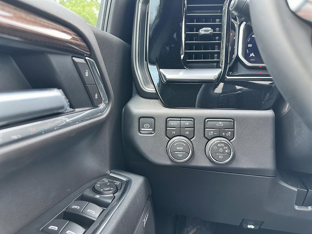 2026 Chevrolet Silverado 1500 LT Trail Boss-15