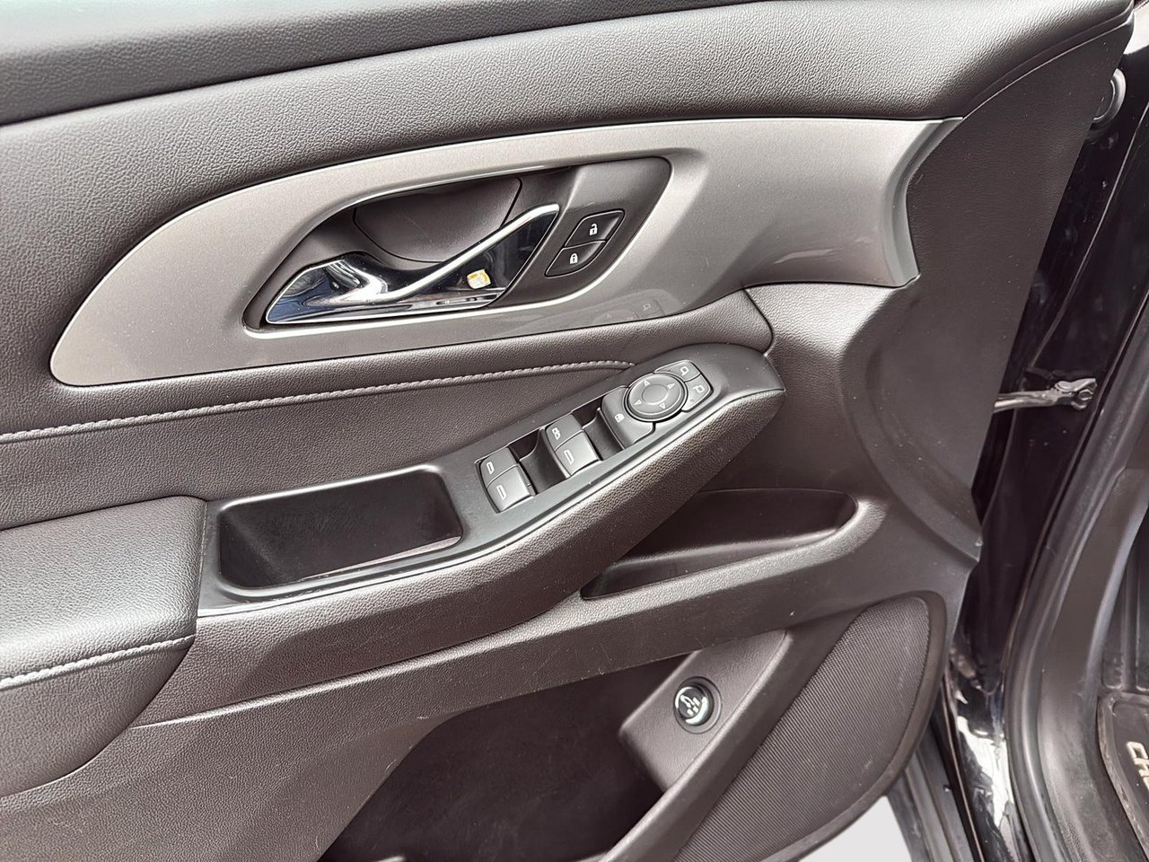 2022 Chevrolet Traverse LT Cloth-10