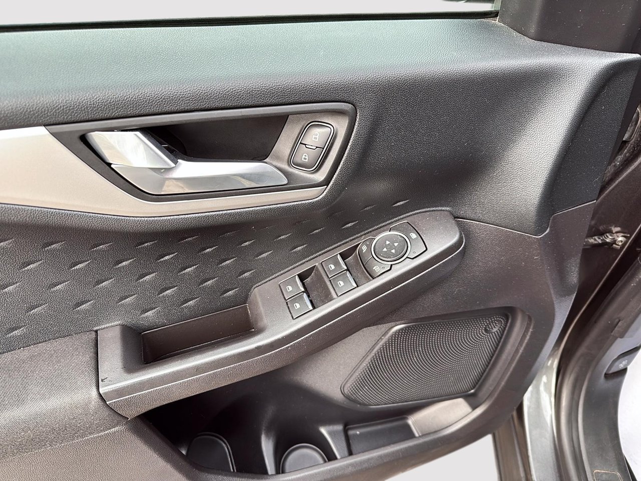 2020 Ford Escape SE-11