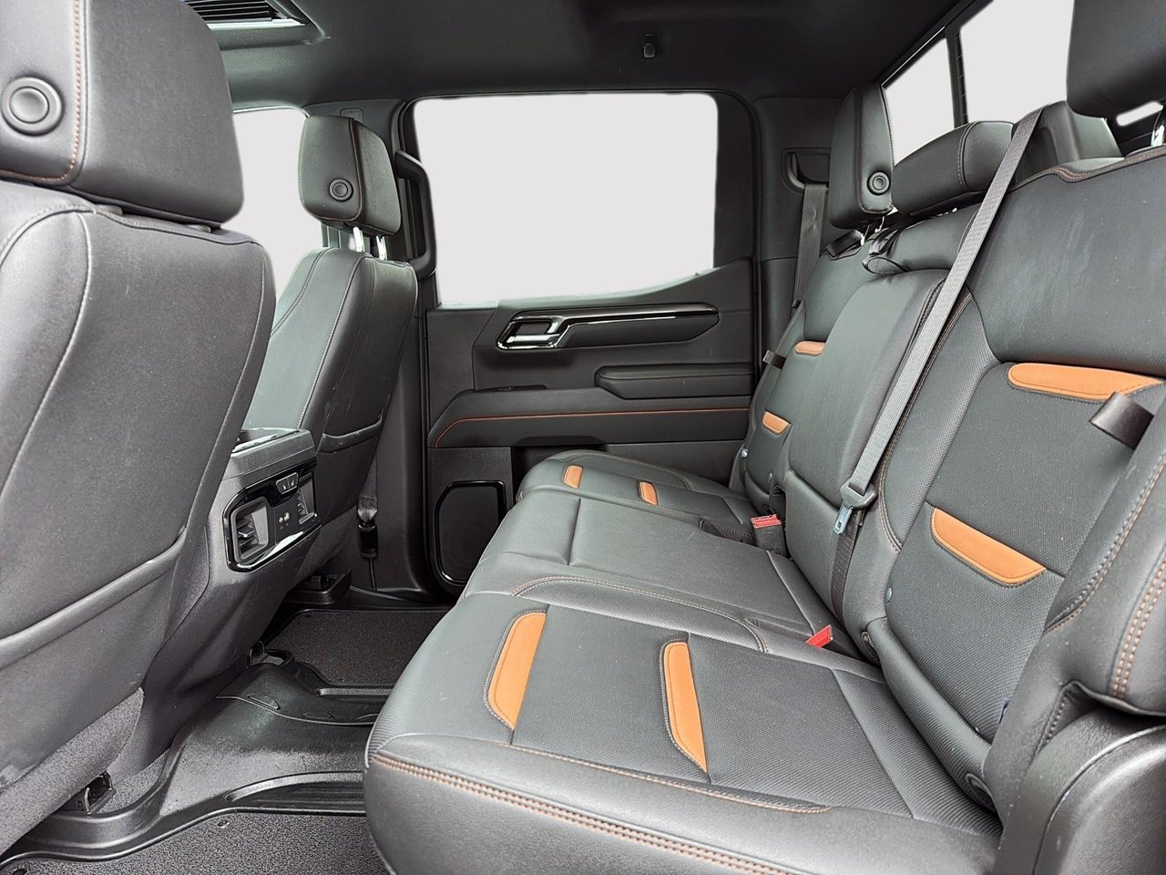 2023 GMC Sierra 1500 AT4-8