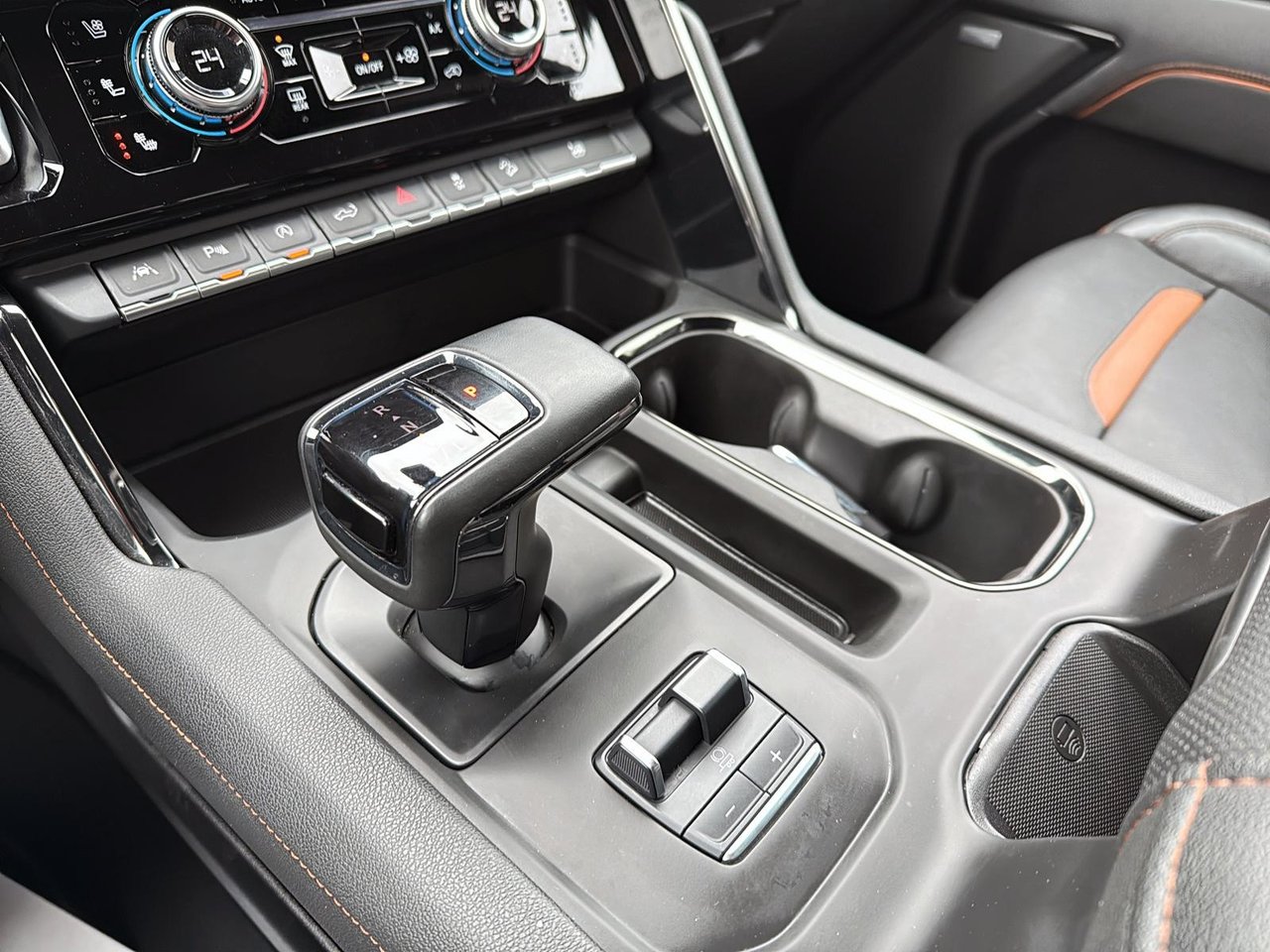 2023 GMC Sierra 1500 AT4-17