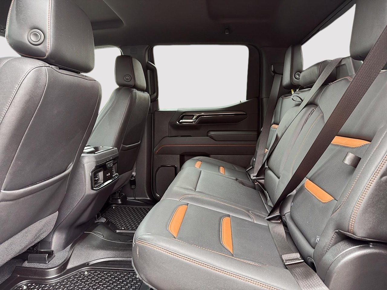 2023 GMC Sierra 1500 AT4-8